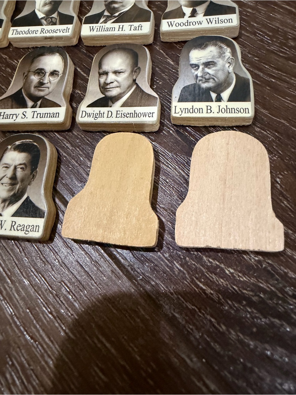 42 US Presidents wooden collectibles - Picture 5 of 6